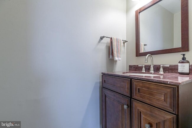 Building Photo - 837 Purple Martin Ct