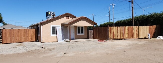 Primary Photo - Newly Remodeled Mini Ranch 2 Bedroom Home *Additional RV Parking