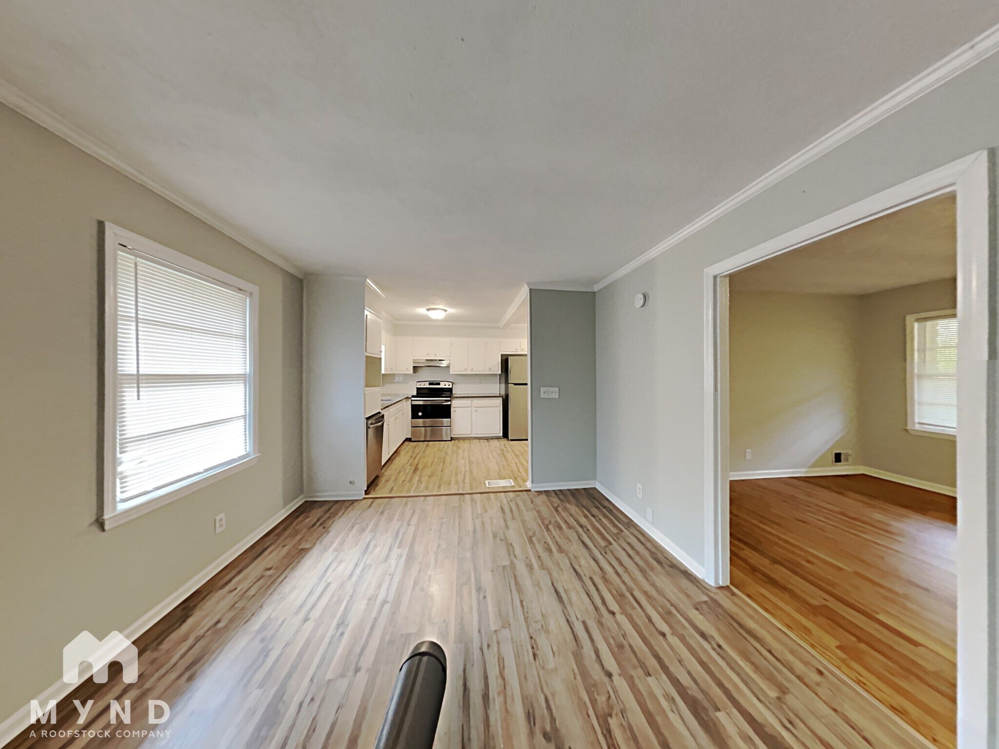 Building Photo - 152 Robin Hood Dr