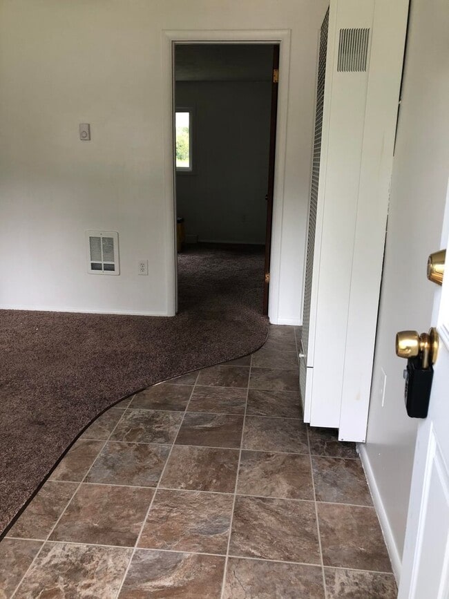 Building Photo - *LEASE TAKEOVER* Charming 1-Bedroom Home – Just 5 Minutes South of Rexburg!