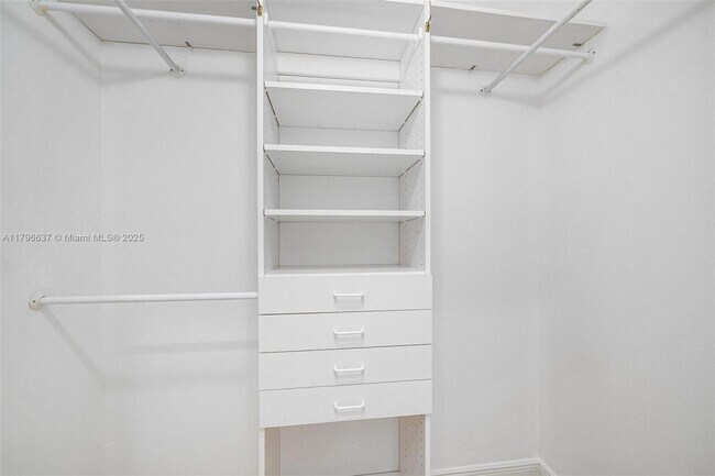Building Photo - 888 Brickell Key Dr