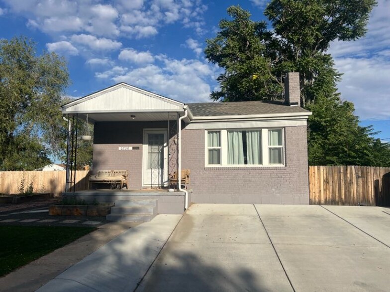 Primary Photo - 6730 Oneida St