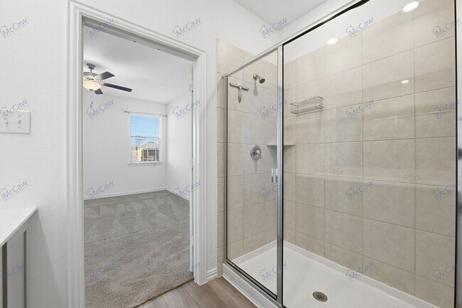 Building Photo - 2528 Starwater Dr