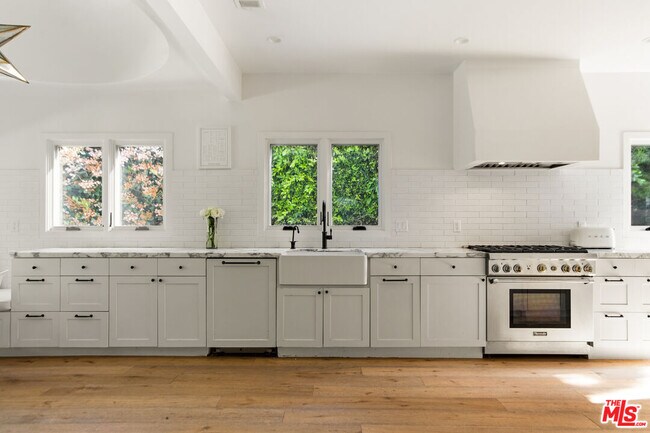 Building Photo - 0 N Edinburgh Ave