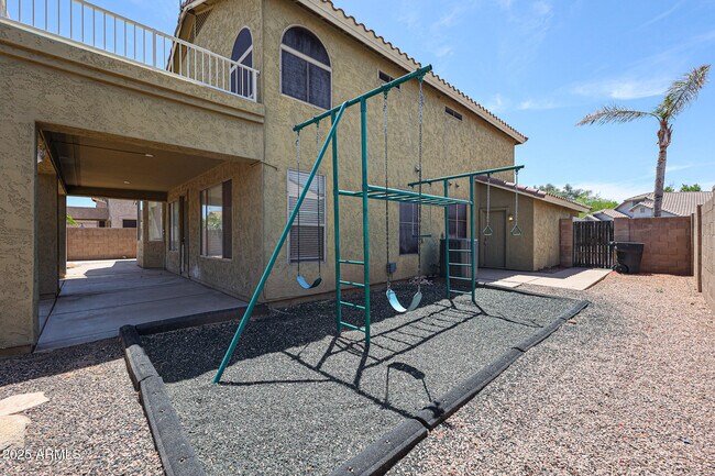 Building Photo - 2568 E Santa Rosa Dr