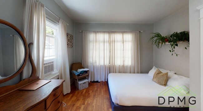 Building Photo - 132 S Clemens Ave