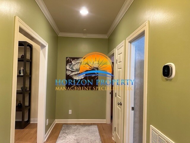 Building Photo - 127 Phantom Dr