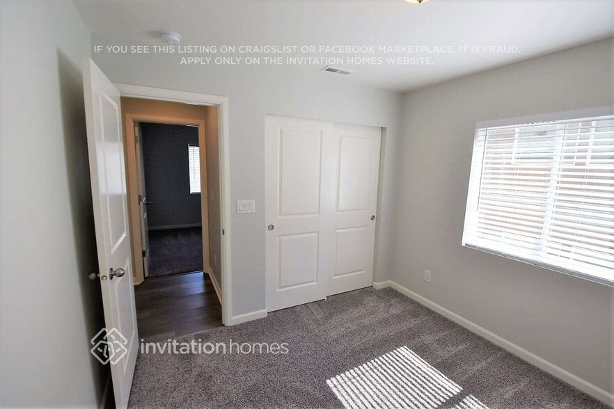 Building Photo - 511 Rosewood Dr SW