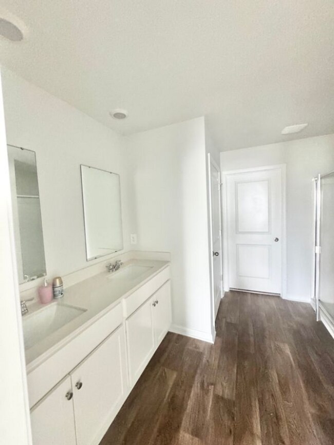 Building Photo - Available NOW! 4bedrom 2.5bath in Rincon, GA