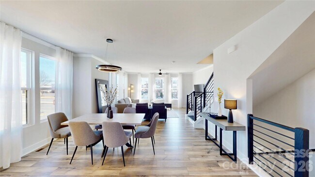 Building Photo - 3606 S Tryon St