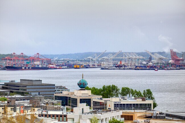 Building Photo - 2bd/2.25ba Seattle Townhome