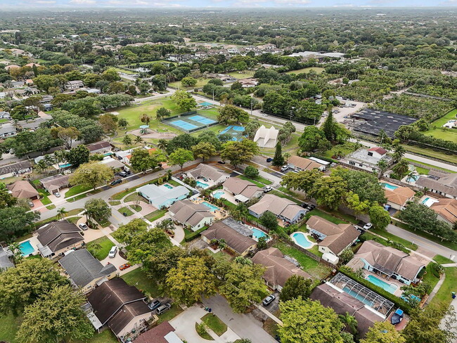 Building Photo - Southwest 104th Avenue, Cooper City, FL 33...