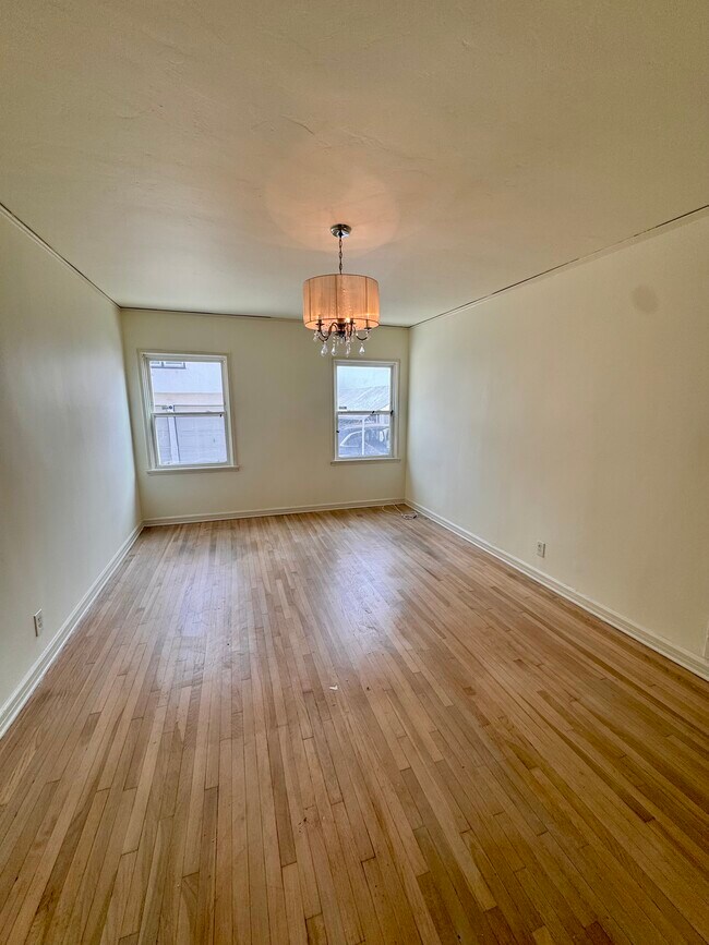 Building Photo - 1426 Hauser Blvd