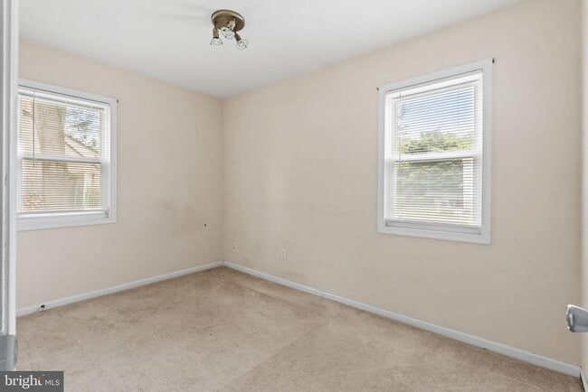 Building Photo - 9323 Cloverly Rd