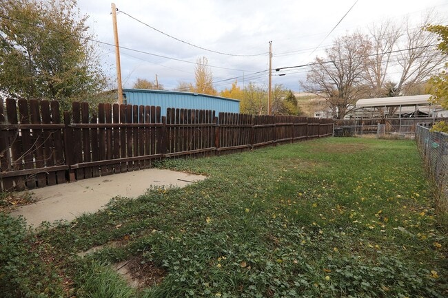 Building Photo - 257 Canby St