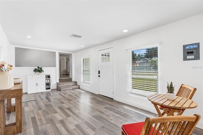 Building Photo - 2201 50th Ave N