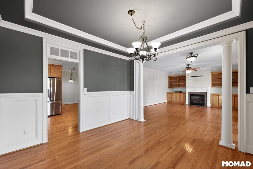 Building Photo - 1303 Town Side Dr