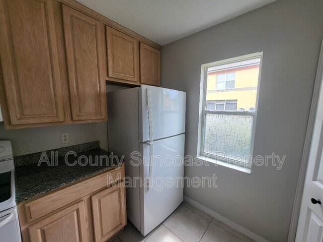 Building Photo - 3874 Mariner Dr