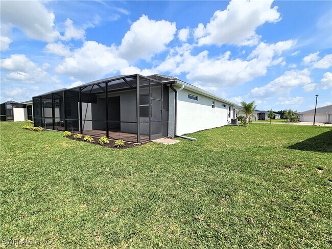 Building Photo - 2168 Dragonfruit Wy
