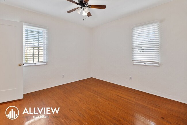 Building Photo - Charming 3 Bedroom 1 Bath Costa Mesa Bungalow