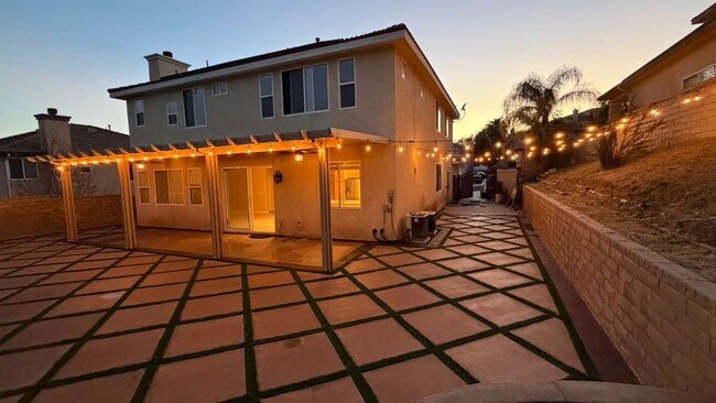 Building Photo - 28622 High Ridge Dr