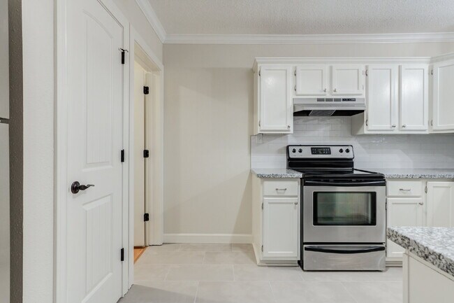 Building Photo - Tech Terrace Pre-Lease for 2026 or available now!