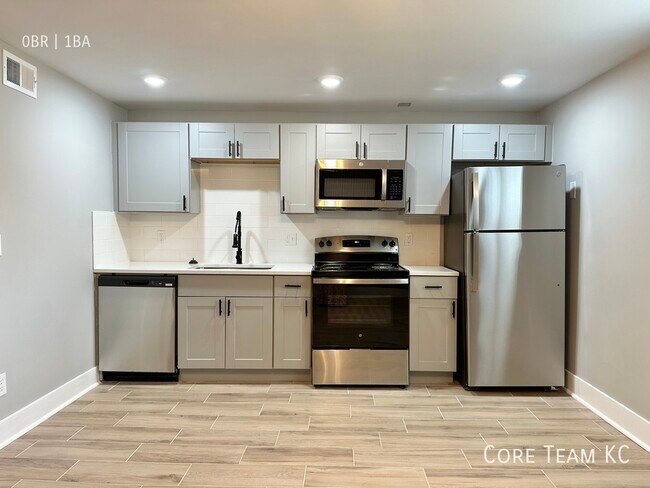 Building Photo - 2320 W 47th Ave