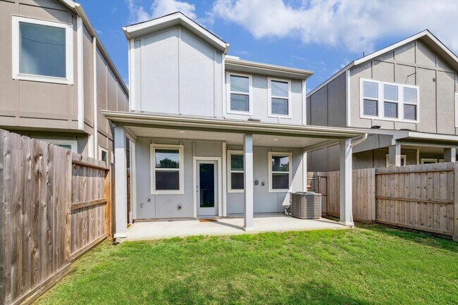 Building Photo - 1806 La Magnolia Dr