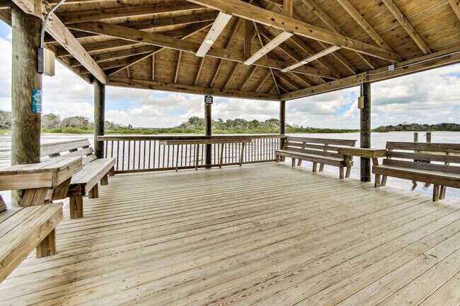 Building Photo - 110 Surfview Dr