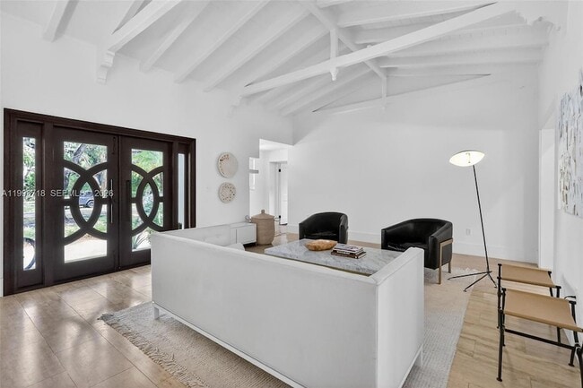 Building Photo - 3258 Riviera Dr