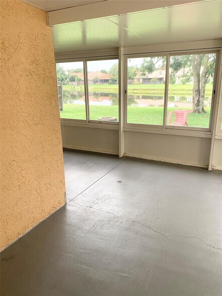 Building Photo - 6224 Country Fair Cir