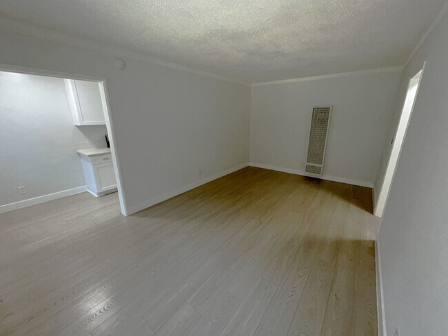 Building Photo - 1635-41 Normandie Ave
