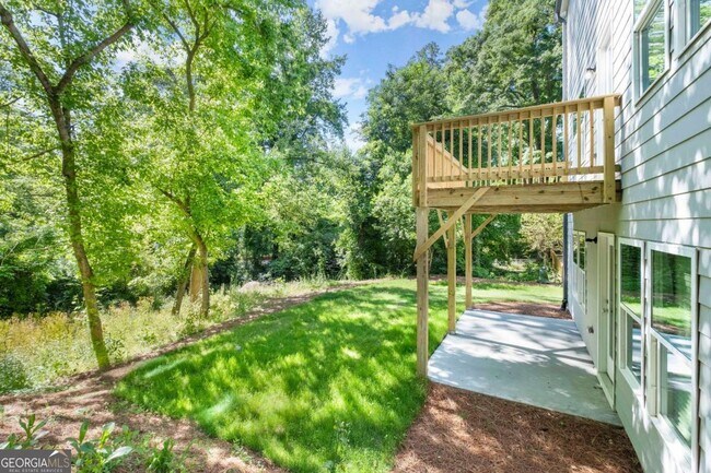 Building Photo - 1139 Lookout Ave NW