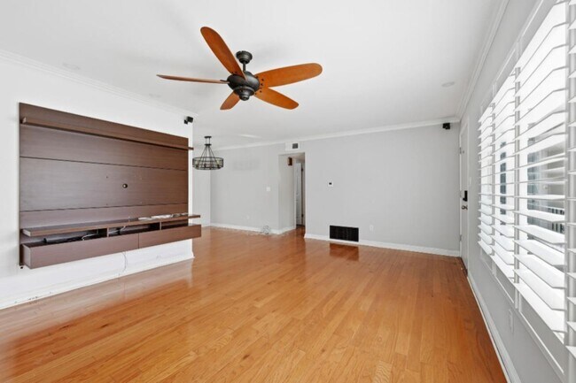 Building Photo - 4036 Shasta St