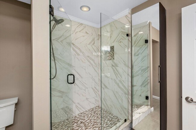 Building Photo - Updated 3BR in Bluewater Bay!!