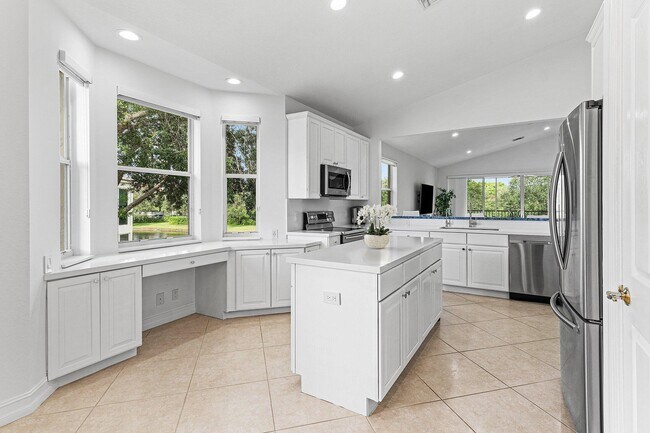 Building Photo - 6309 Graycliff Dr