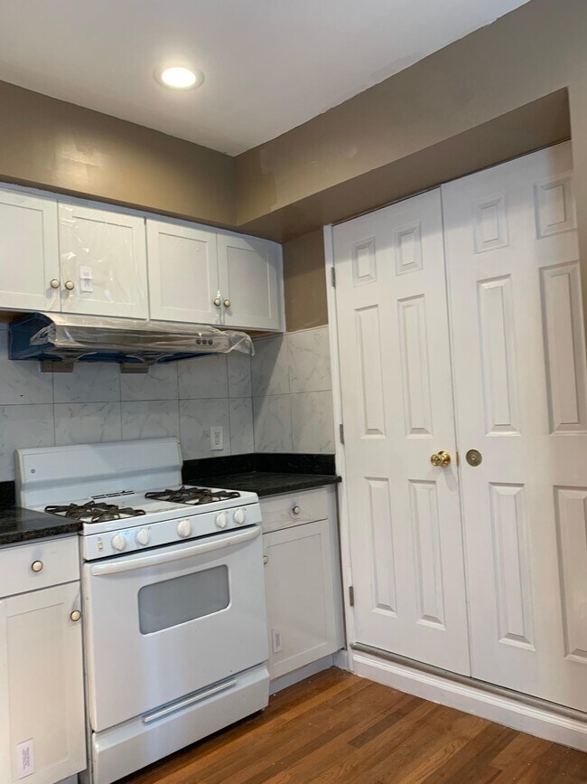 kitchen2 - 61 S 19th St