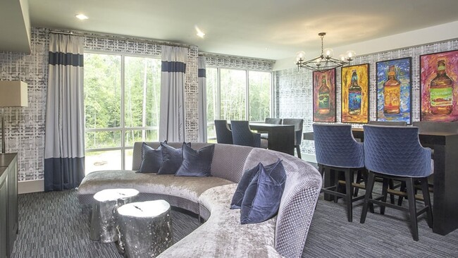 Building Photo - 2021 Sullivan Ln