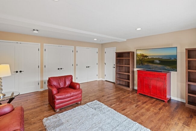 Building Photo - 3035 Ribera Rd