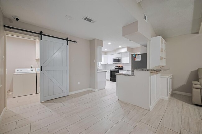 Building Photo - 1708 Ruella Ln