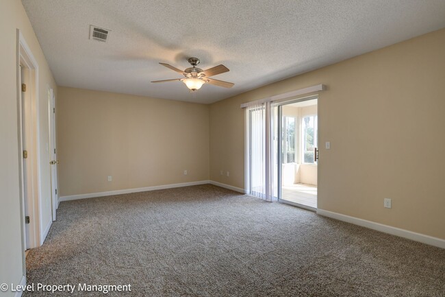 Building Photo - Move in special! 2/2 Duplex Showings will ...