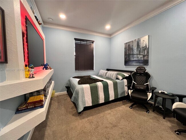 Building Photo - 159 SE 34th Ave