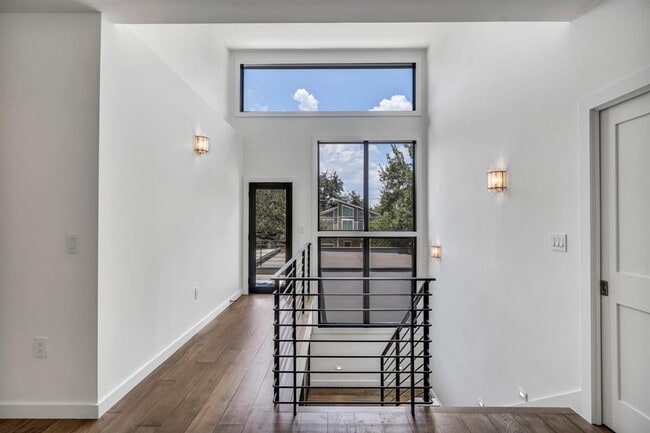 Building Photo - 613 Terrell Hill Dr