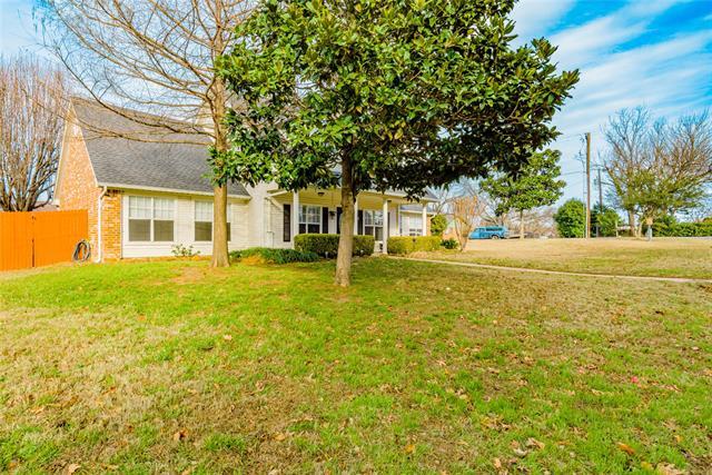 Building Photo - 1306 Lakeside Dr