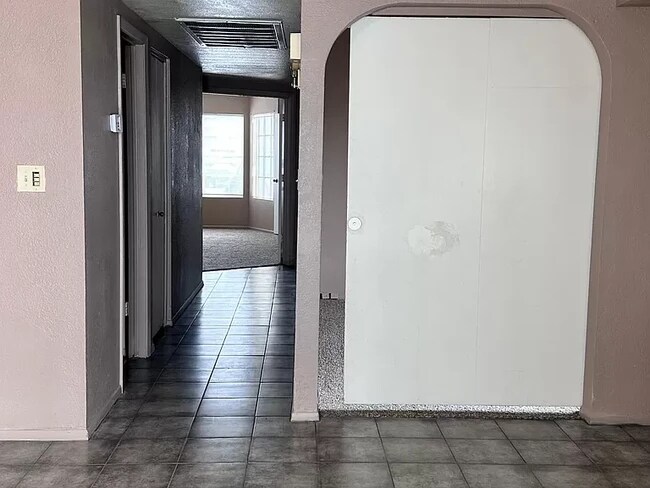 Building Photo - 2910 W Marconi Ave