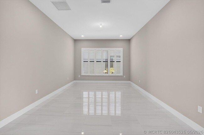 Building Photo - 17089 Rainbow Fls Trl