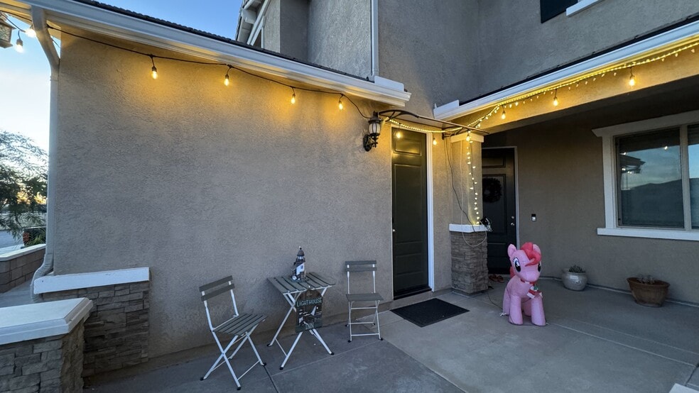 private entrance - 32914 Guinness Way