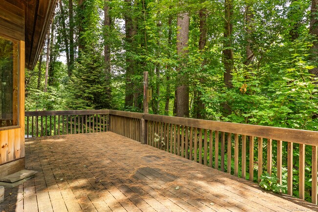 Building Photo - 281 Nettleton Hollow Rd