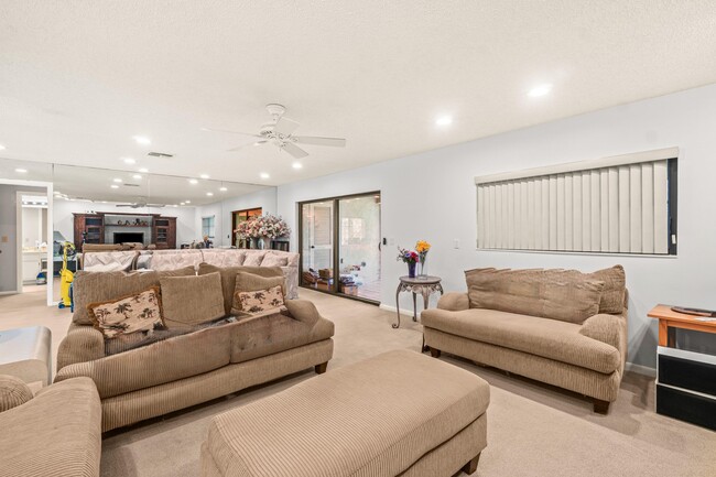 Building Photo - 46 Stratford Ln W