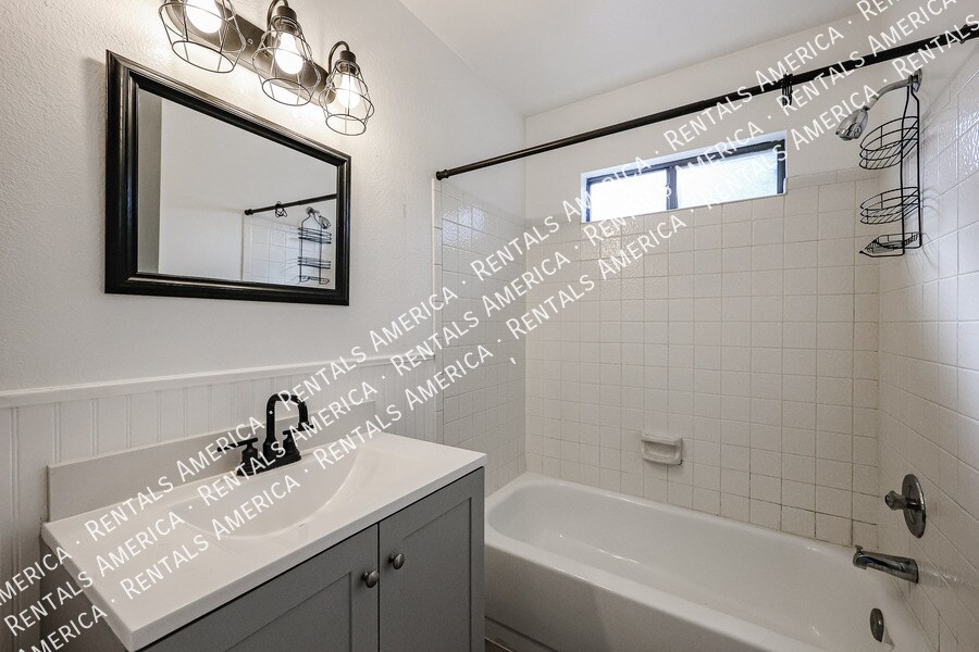 Building Photo - 1631 E Javelina Cir